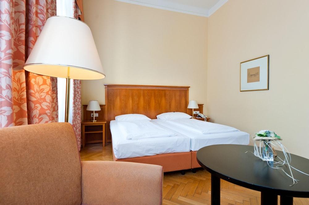 Johann Strauss 4* Wien